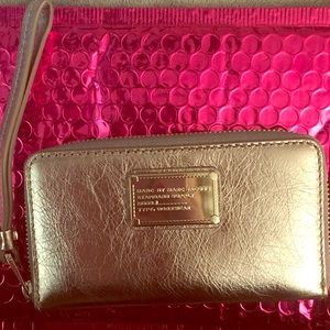 Marc Jacobs wristlet wallet